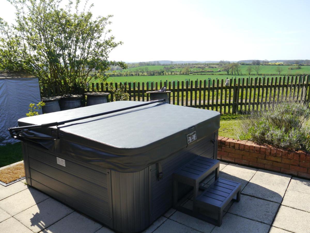 South View Country House Sleeps 12 - Hot Tub - Views 헨리인아덴 외부 사진