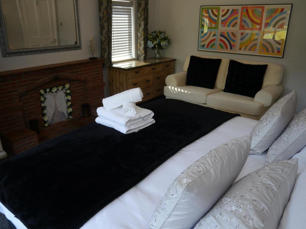 South View Country House Sleeps 12 - Hot Tub - Views 헨리인아덴 외부 사진